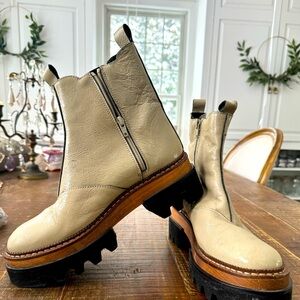 NEW Free People James Chelsea Cream Chunky Ankle Booties SZ 10. Made in Spain.